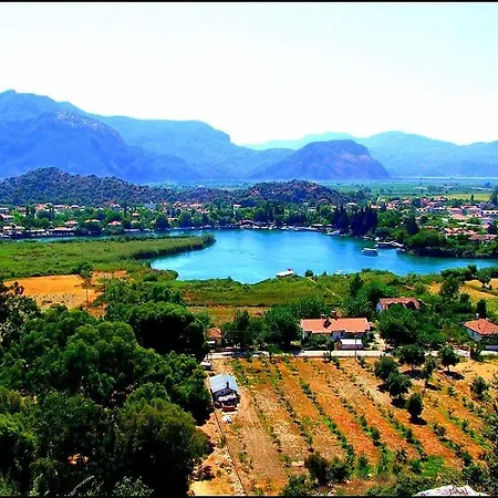 Casa de hóspedes Sirius 4*